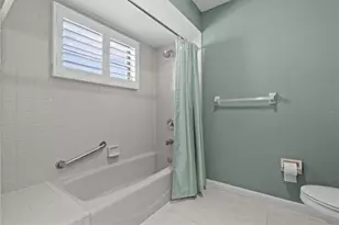 1127 Royal Troon Ct, Tarpon Springs, FL 34688 - Photo 31