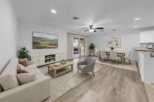 7211 Merlot Sienna Ave, Gibsonton, FL 33534 - Photo 5