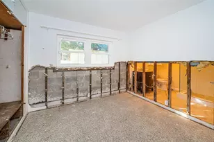 30 Dolphin Dr, Treasure Island, FL 33706 - Photo 29