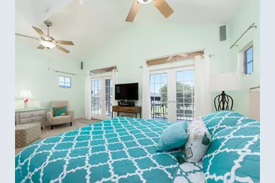 1140 81st Street S, Saint Petersburg, FL 33707 - Photo 45