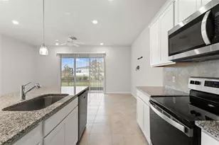 31329 Amberview Bnd, Wesley Chapel, FL 33545 - Photo 7