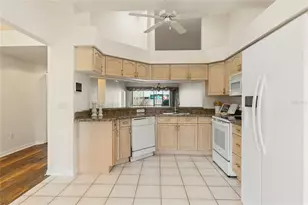 2142 Andrews Ct, Dunedin, FL 34698 - Photo 7