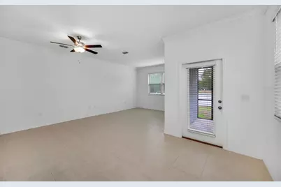 30752 Veridian Way, Wesley Chapel, FL 33543 - Photo 13