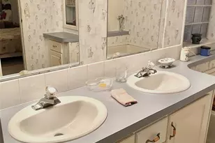 11105 101st St, Largo, FL 33773 - Photo 7