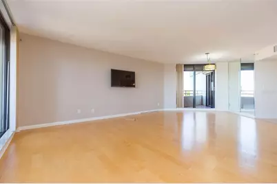 5950 Pelican Bay Plaza S #606, Gulfport, FL 33707 - Photo 9