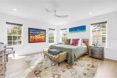 135 19th Avenue NE, Saint Petersburg, FL 33704 - Photo 5