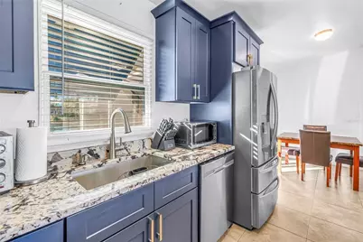 5758 Dartmouth Avenue N, Saint Petersburg, FL 33710 - Photo 9