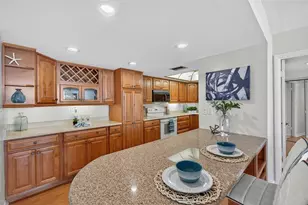 7600 Bayshore Dr, Treasure Island, FL 33706 - Photo 19