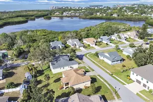 1025 Lake Avoca Pl, Tarpon Springs, FL 34689 - Photo 9