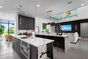 7821 3rd Ave S, Saint Petersburg, FL 33707 - Photo 11