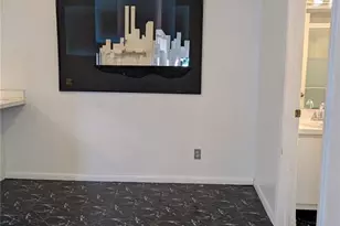 8114 N Oak Trace Way N, Tampa, FL 33634 - Photo 17