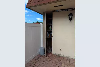 8114 N Oak Trace Way N #D, Tampa, FL 33634 - Photo 9