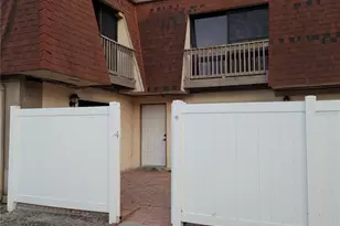 8114 N Oak Trace Way N, Tampa, FL 33634 - Photo 1