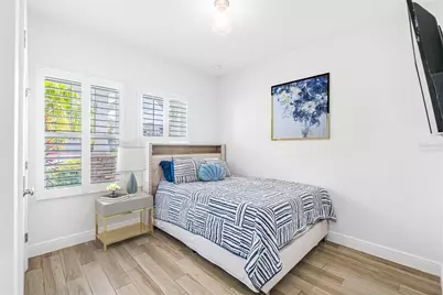 5557 Silver Sun Drive, Apollo Beach, FL 33572 - Photo 11