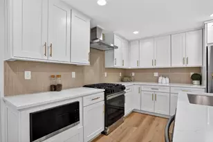 1735 Connecticut Ave NE, Saint Petersburg, FL 33703 - Photo 7