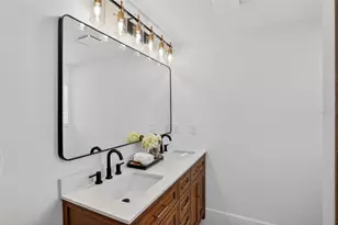 1735 Connecticut Ave NE, Saint Petersburg, FL 33703 - Photo 13