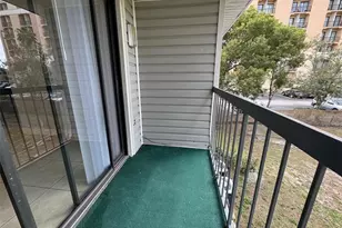 5023 Terrace Palms Cir, Tampa, FL 33617 - Photo 9