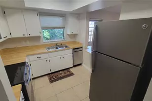 10595 101st Ave, Seminole, FL 33772 - Photo 7