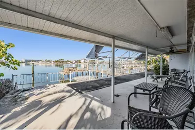 1854 Dolphin Boulevard S, Saint Petersburg, FL 33707 - Photo 25