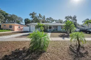 245 Garden Cir S, Dunedin, FL 34698 - Photo 5