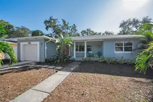 245 Garden Cir S, Dunedin, FL 34698 - Photo 11