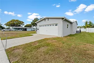 6136 Ridgeway Dr, Zephyrhills, FL 33542 - Photo 45