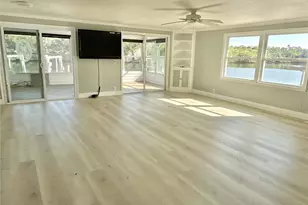 7127 Mt Piney Rd NE, Saint Petersburg, FL 33702 - Photo 9