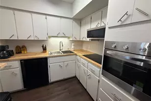2391 Sumatran Way, Clearwater, FL 33763 - Photo 5