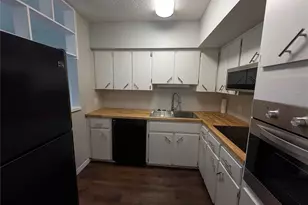 2391 Sumatran Way, Clearwater, FL 33763 - Photo 5