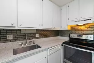 195 114th Ave NE, Saint Petersburg, FL 33716 - Photo 7