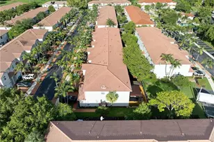 1041 NE 208th St, Miami, FL 33179 - Photo 33