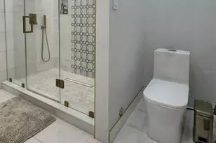 1041 NE 208th St, Miami, FL 33179 - Photo 19