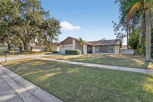 614 Sandalwood Dr, Plant City, FL 33563 - Photo 3