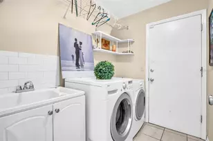 1658 Macdonnell Ct, Palm Harbor, FL 34684 - Photo 35