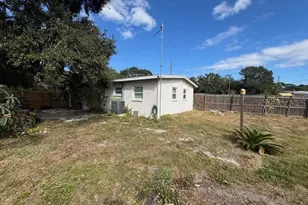9300 90th Ave, Seminole, FL 33777 - Photo 11