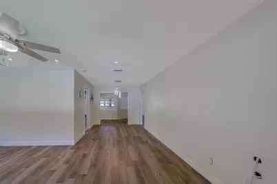 11146 51st Avenue N, Saint Petersburg, FL 33708 - Photo 7