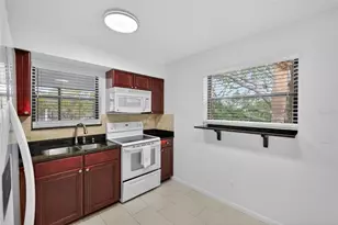 484 Santa Cruz Pl NE, Saint Petersburg, FL 33703 - Photo 7