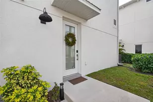 4742 Legacy Park Dr, Tampa, FL 33611 - Photo 3