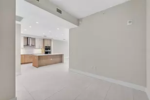 275 1st Ave S, Saint Petersburg, FL 33701 - Photo 3