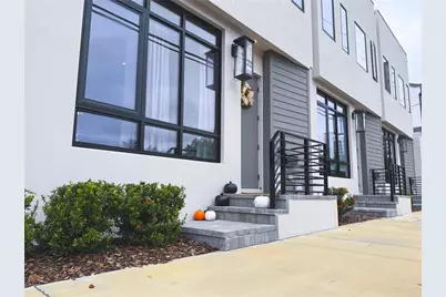 233 8th Street N, Saint Petersburg, FL 33701 - Photo 1
