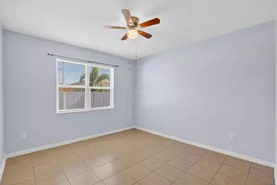 11528 Southern Creek Drive, Gibsonton, FL 33534 - Photo 19