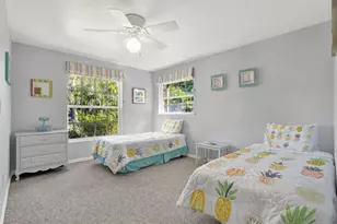 201 Georgia Ave, Crystal Beach, FL 34681 - Photo 15