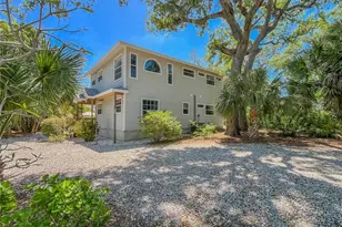 201 Georgia Ave, Crystal Beach, FL 34681 - Photo 25