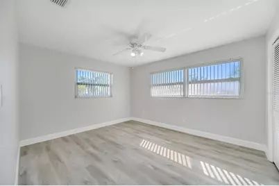 11211 60th Ave N, Seminole, FL 33772 - Photo 13