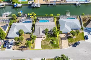 6307 Cottonwood Ln, Apollo Beach, FL 33572 - Photo 5