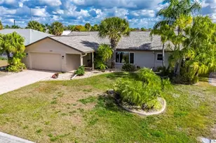 6307 Cottonwood Ln, Apollo Beach, FL 33572 - Photo 1