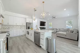 1306 E Lemon St, Tarpon Springs, FL 34689 - Photo 7