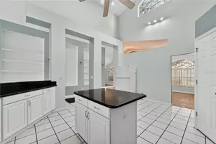 4517 Oak River Cir, Valrico, FL 33596 - Photo 21