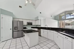 4517 Oak River Cir, Valrico, FL 33596 - Photo 17