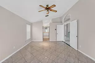 4517 Oak River Cir, Valrico, FL 33596 - Photo 33